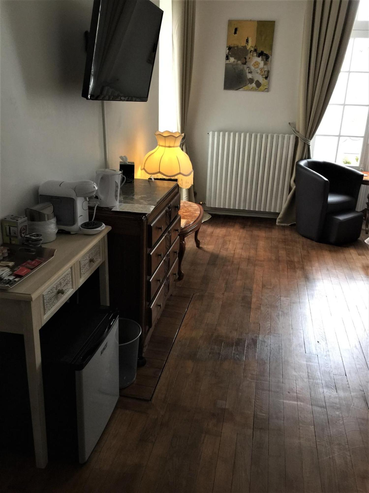 Vue du Château d'Excideuil Quarto foto