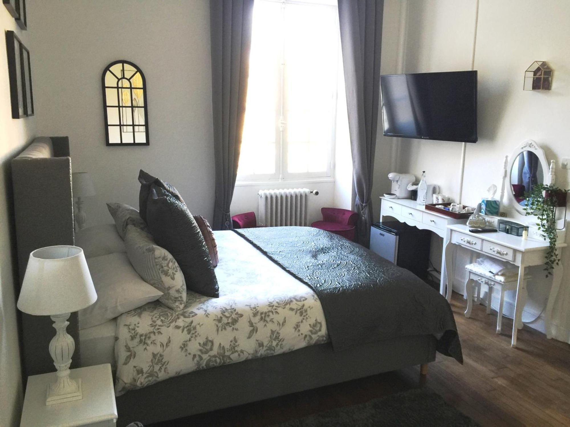 Vue du Château d'Excideuil Quarto foto